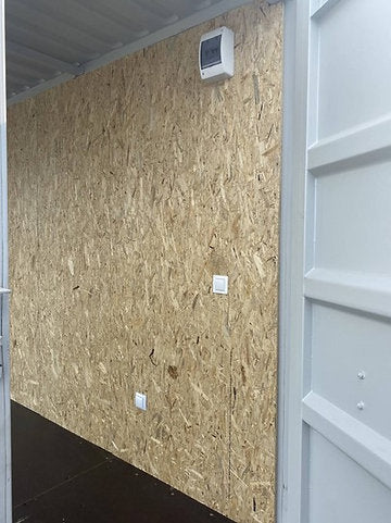 Verglaster Ausstellungscontainer